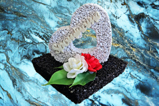 Malé srdiečko v podstavci 12 x 12 x 12 cm